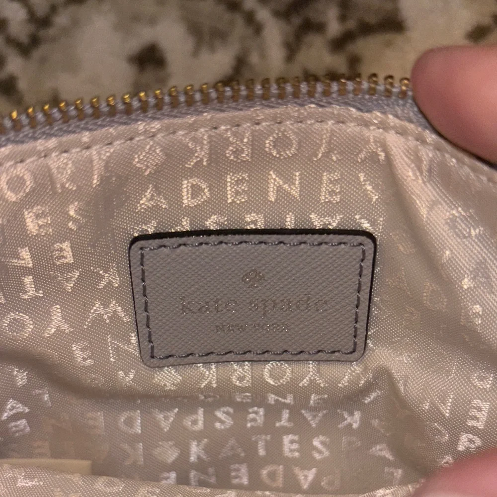 Kate Spade Shell Wristlet - Picture 2 of 8